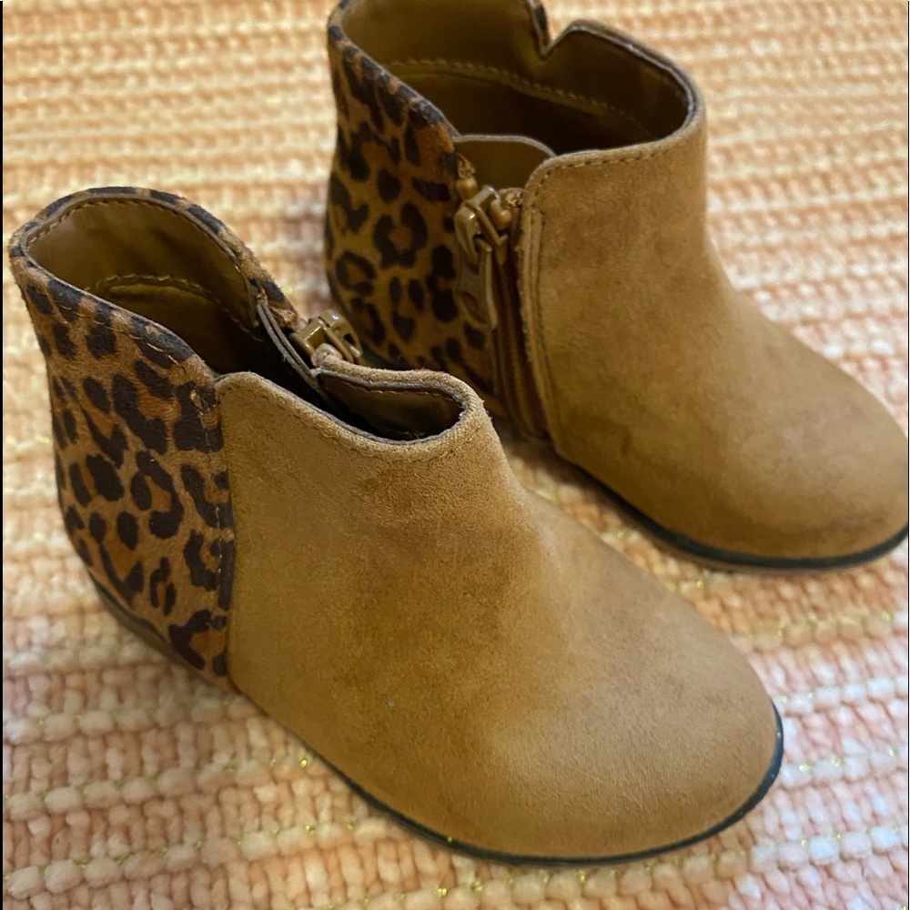 Cat and Jack boots